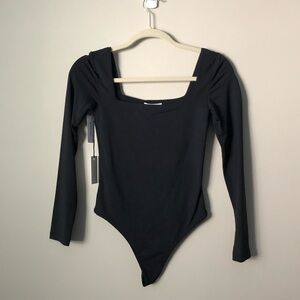 Aritzia Babaton Square neck Longsleeve bodysuit - Size S